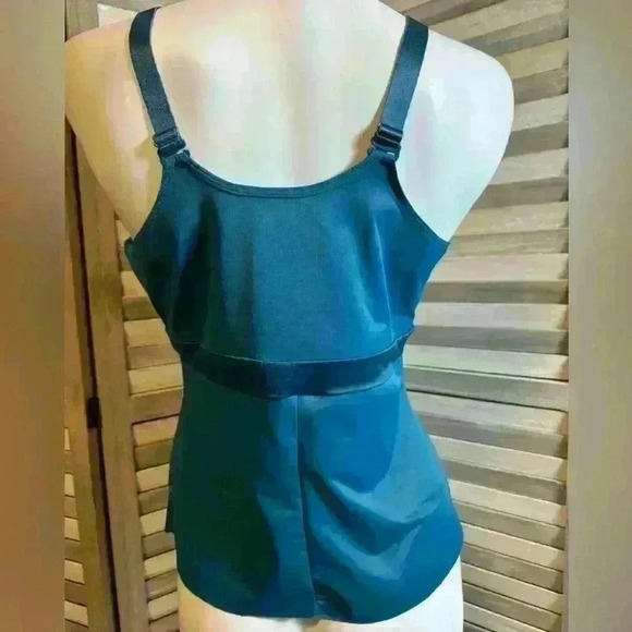 Ruby Ribbon Reina Cami Dark Teal Peacock
Smoothing Tank, #1812, Size40 - Picture 2 of 5